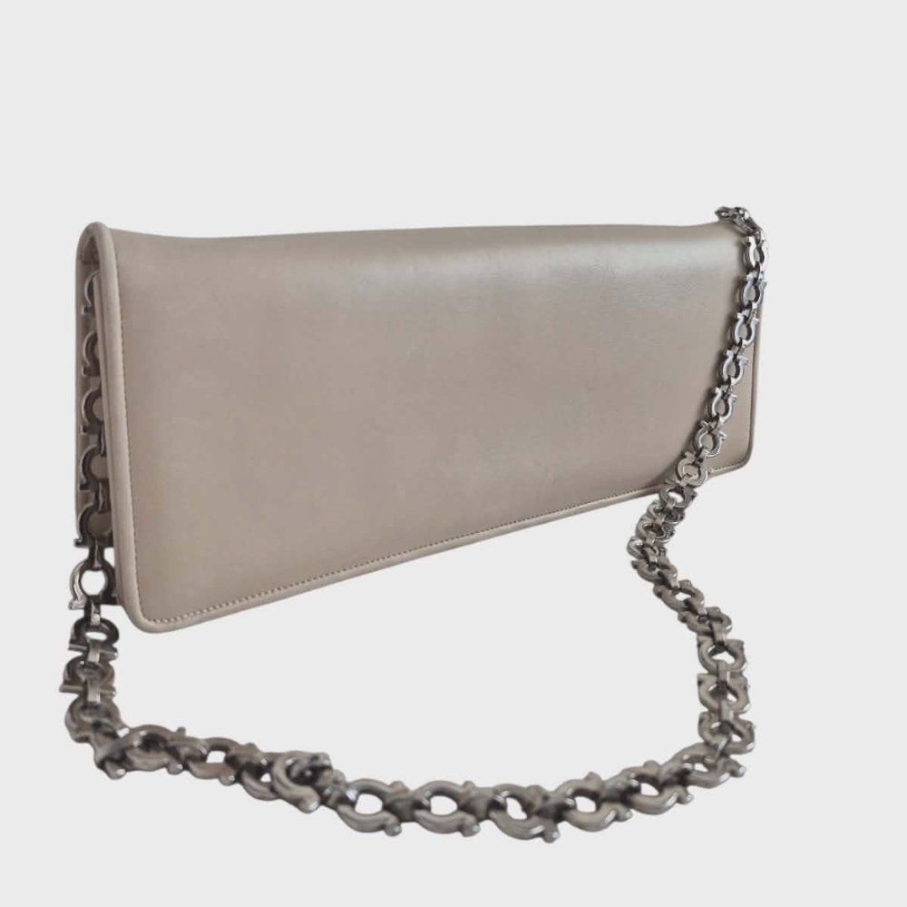 Salvatore Ferragamo Cream Leather Shoulder Bag - Picture 15 of 16